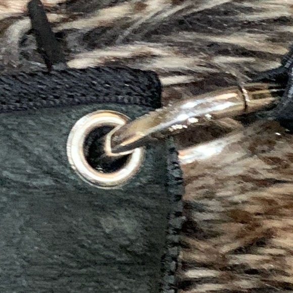 UGG Australia Suede pocket Messenger /
crossbody Bag - Picture 7 of 10